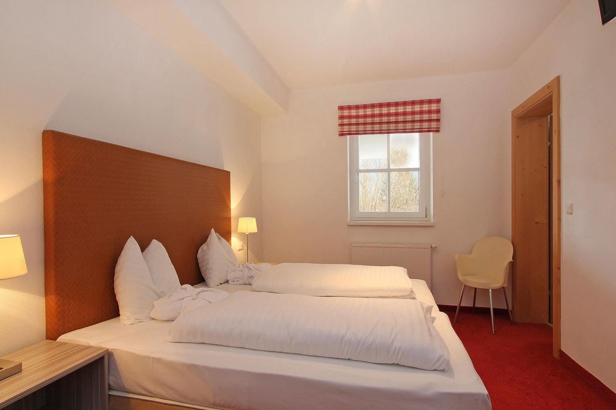 Alpine Resort By Alpin Rentals - Incl Summercard Kaprun Luaran gambar